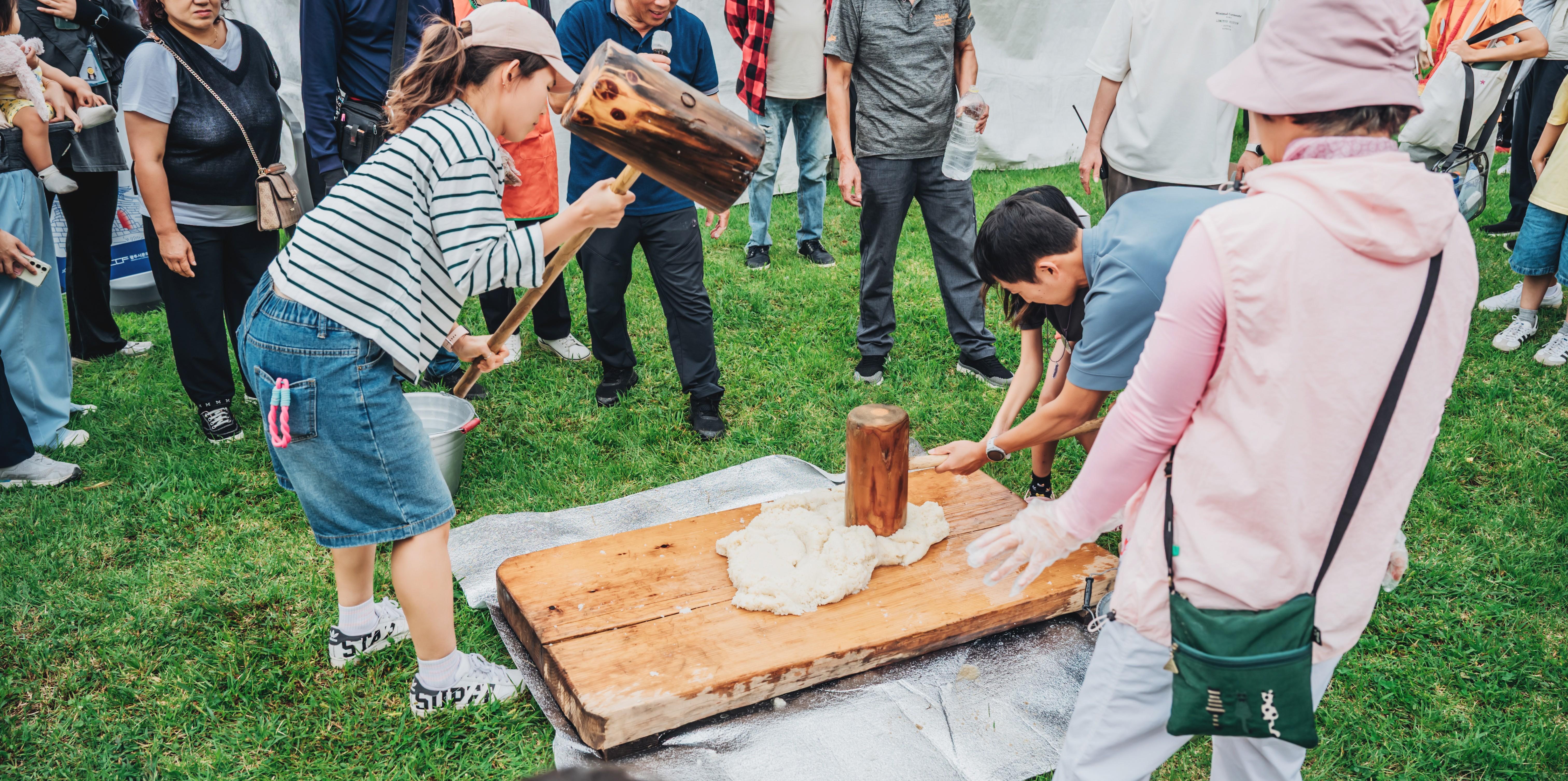 제30회 광주시 남한산성문화제 체험행사(떡메치기 등)