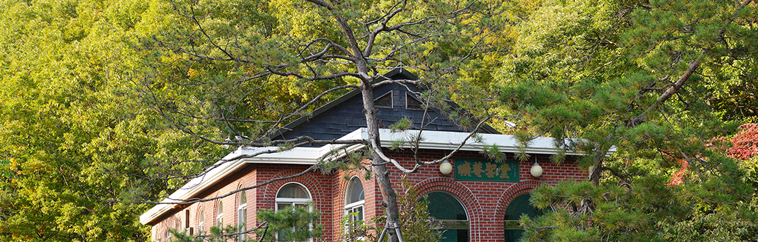 앵자봉과 천진암 전경4
